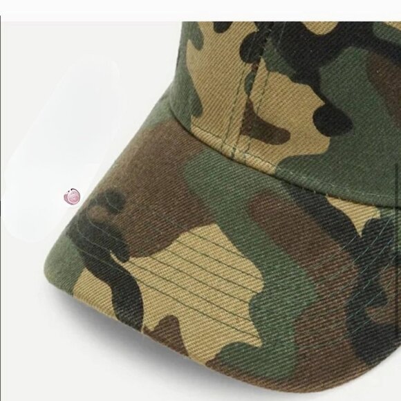 - Women's Camo Baseball Style Hat with adjustable sizing - Picture 4 of 5